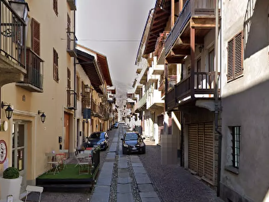 Immagine 18 di Negozio in vendita  in Via Claudio Chiesa a Corio