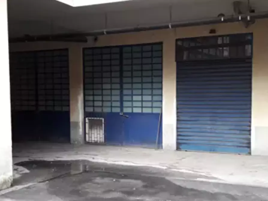 Immagine 4 di Negozio in vendita  in Via Sestriere a Moncalieri