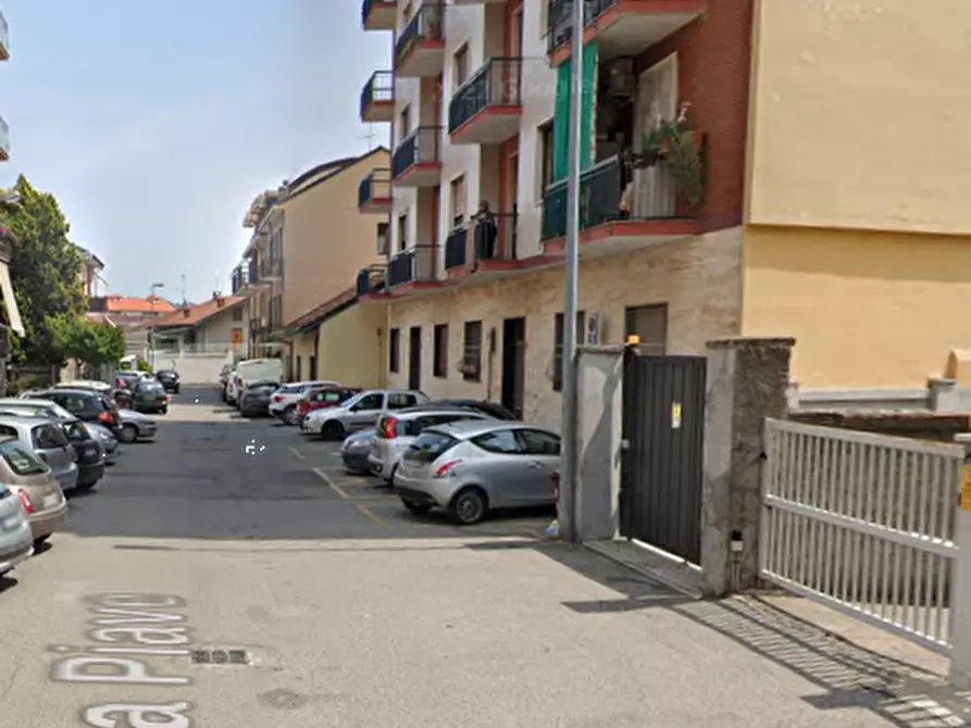 Immagine 5 di Negozio in vendita  in Via Sestriere a Moncalieri