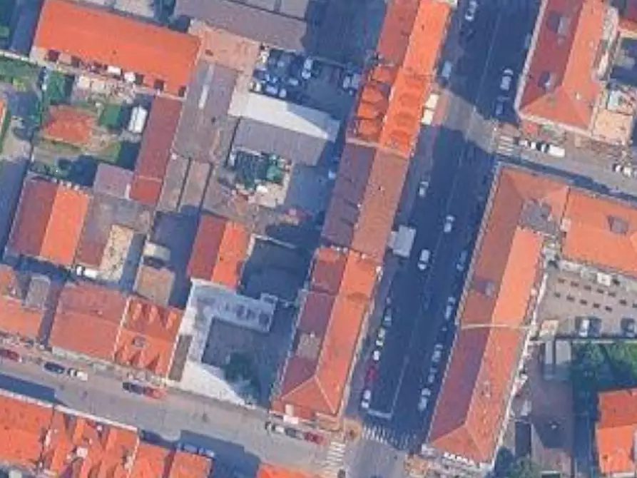 Immagine 10 di Negozio in vendita  in Via Sestriere a Moncalieri