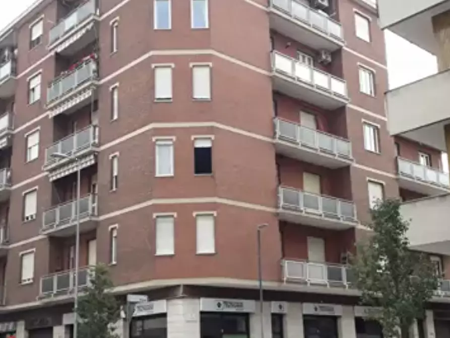 Immagine 2 di Negozio in vendita  in Via Sestriere a Moncalieri