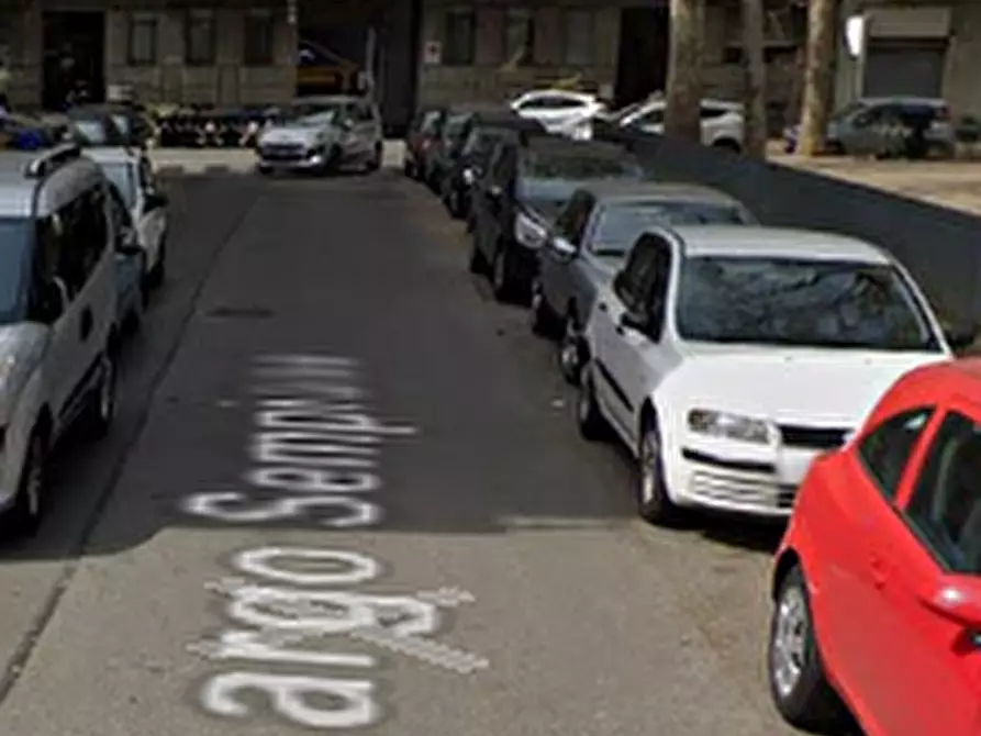 Immagine 3 di Garage in vendita  in Largo Sempione a Torino