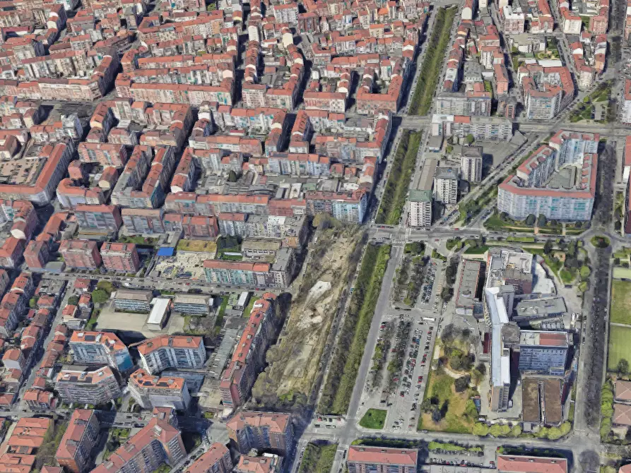 Immagine 4 di Garage in vendita  in Largo Sempione a Torino