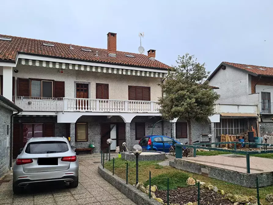 Immagine 1 di Porzione di casa in vendita  in Frazione Tetti Peretti a Carignano
