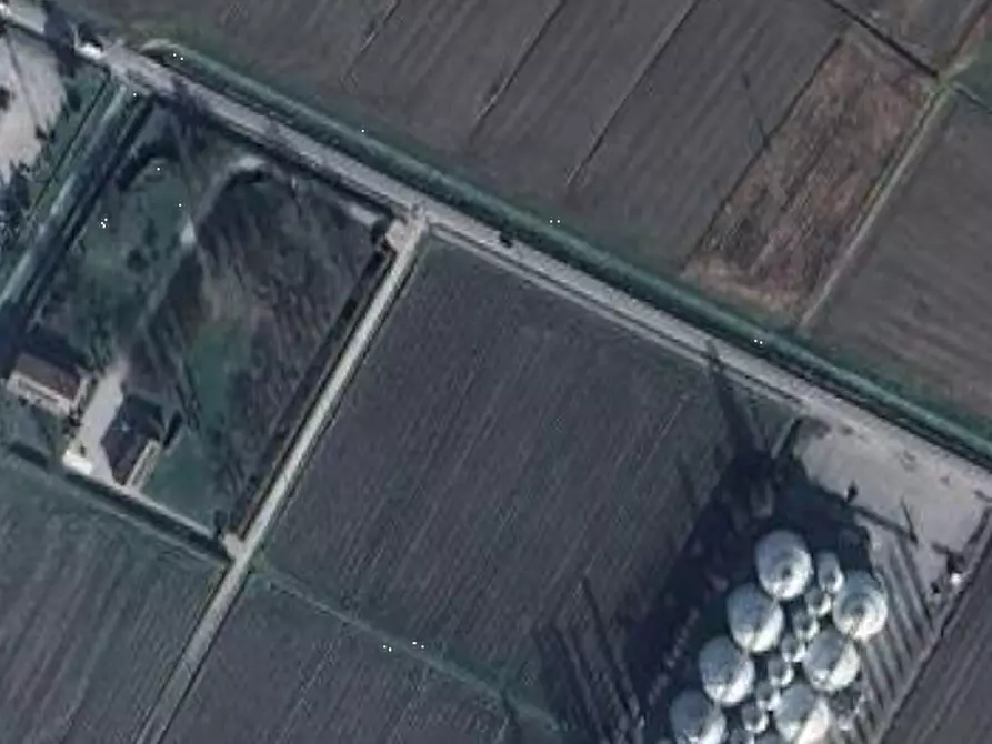 Immagine 13 di Appartamento in vendita  in Via Alberelli a Cento