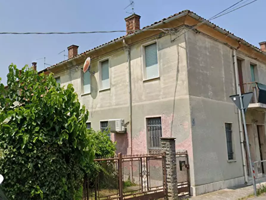 Immagine 19 di Appartamento in vendita  in Via Moraro a Portomaggiore