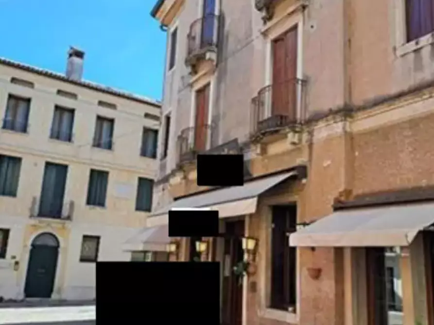 Immagine 2 di Negozio in vendita  in Via Carducci  a Schio