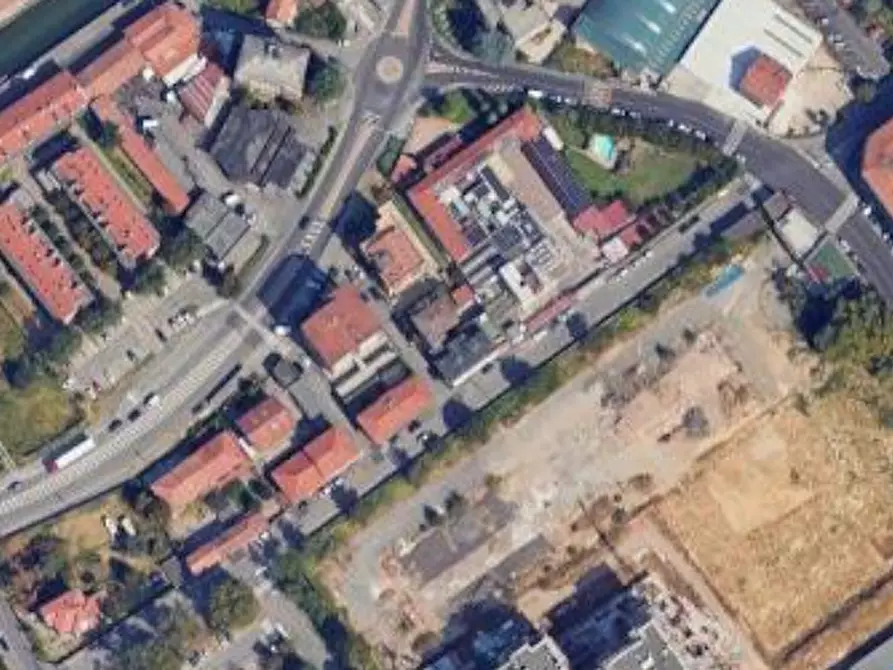 Immagine 14 di Garage in vendita  in Via Leopardi a Trezzano Sul Naviglio