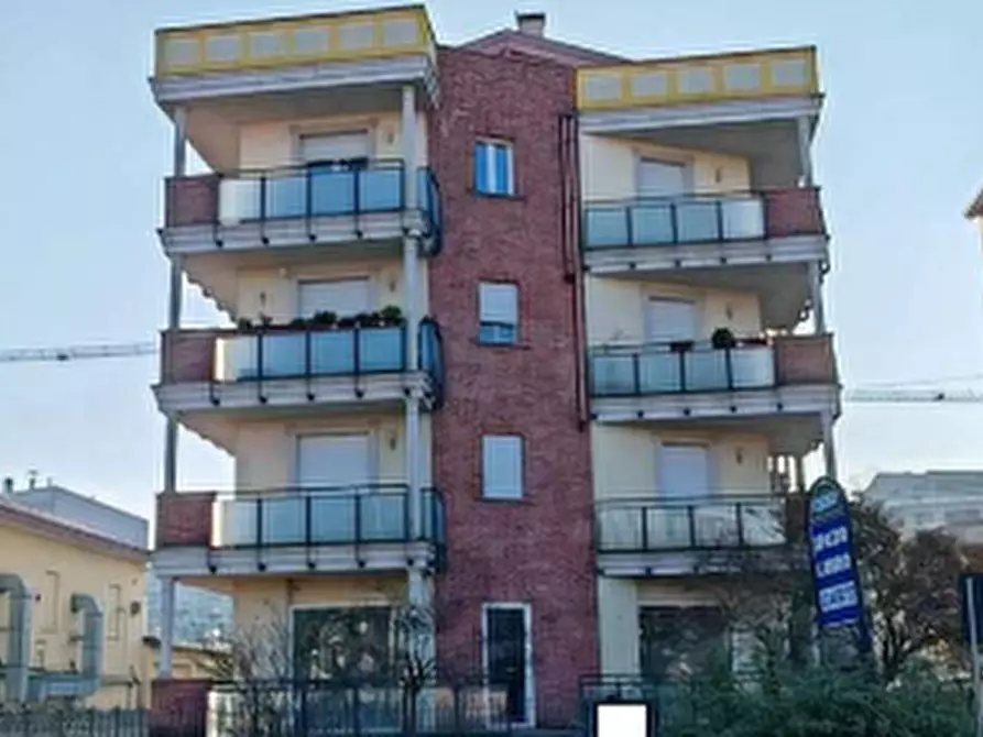 Immagine 1 di Posto auto in vendita  in Via Leopardi a Trezzano Sul Naviglio