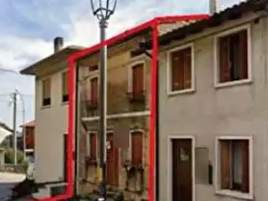 Immagine 7 di Porzione di casa in vendita  in Via Romolo e  Rodolfo Mazzacavallo a Cogollo Del Cengio