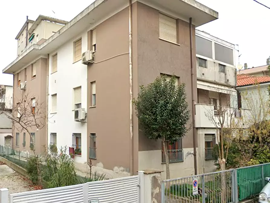 Immagine 2 di Appartamento in vendita  in  Viale Cormons  a Rimini