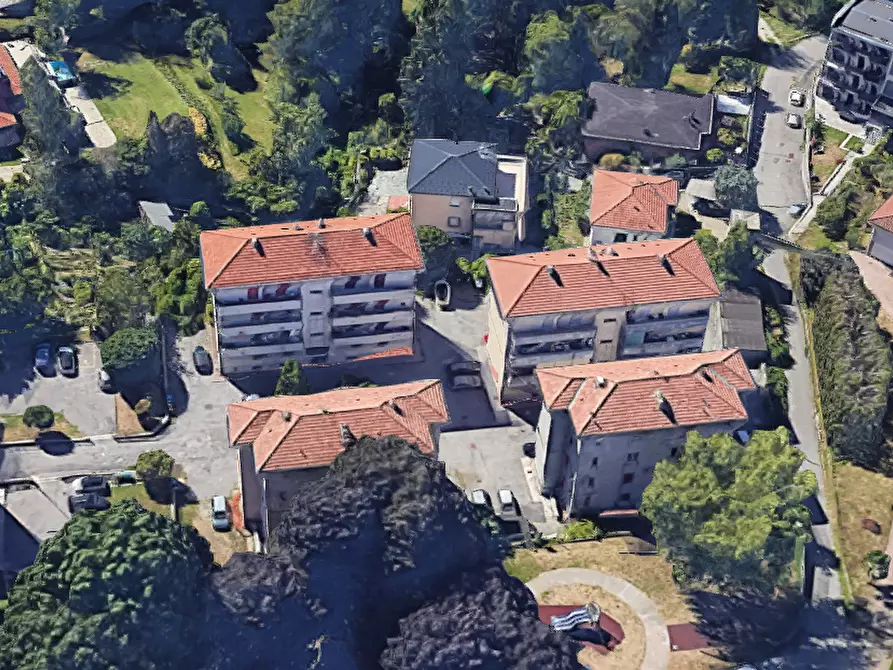 Immagine 11 di Appartamento in vendita  in Via Maria Montessori a Como