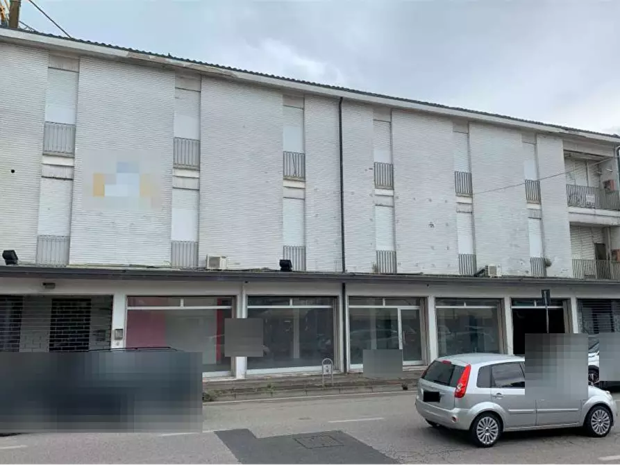 Immagine 2 di Negozio in vendita  in Via Vittorio Emanuele Secondo a Conselve