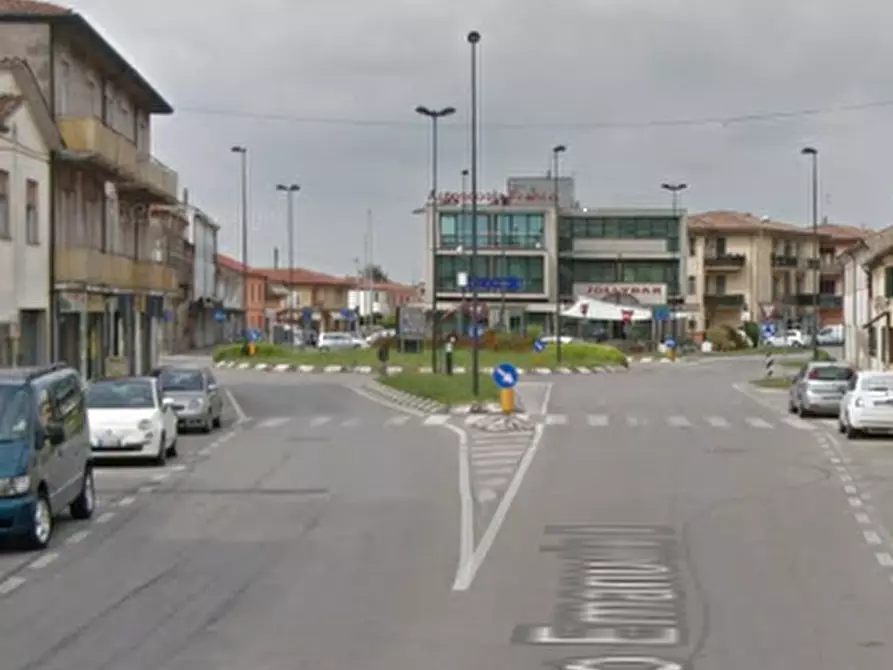 Immagine 7 di Negozio in vendita  in Via Vittorio Emanuele Secondo a Conselve