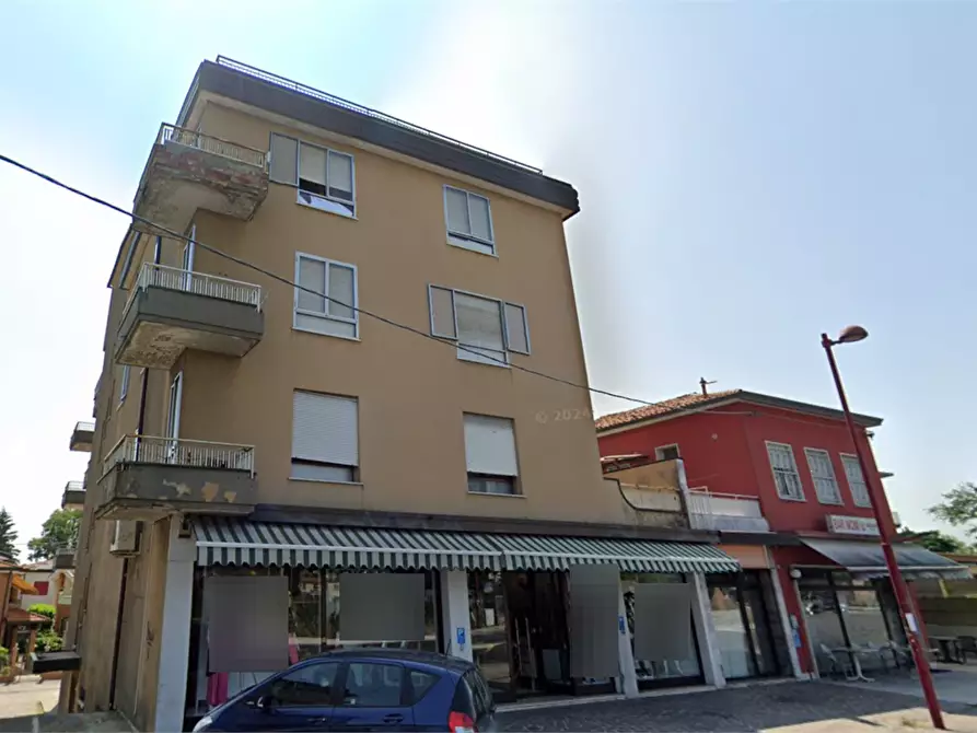 Immagine 1 di Negozio in vendita  in Piazzale Castagnara a Cadoneghe