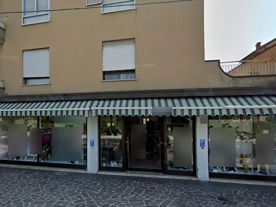 Immagine 2 di Negozio in vendita  in Piazzale Castagnara a Cadoneghe