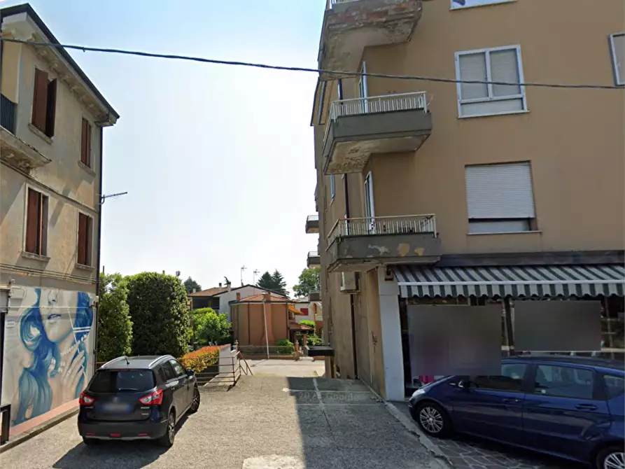Immagine 4 di Negozio in vendita  in Piazzale Castagnara a Cadoneghe