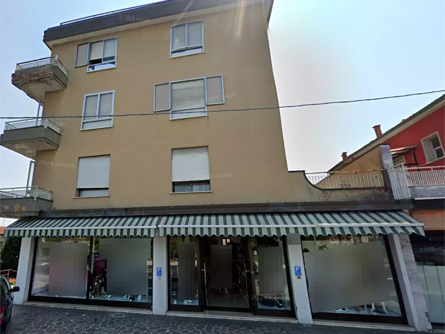 Immagine 11 di Negozio in vendita  in Piazzale Castagnara a Cadoneghe