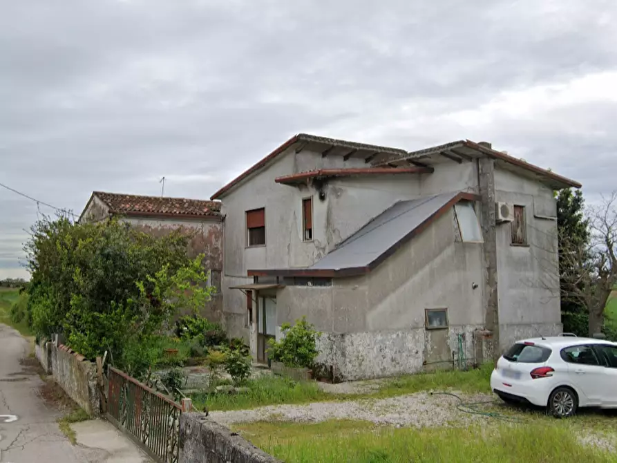 Immagine 3 di Casa indipendente in vendita  in Via Borgo a Correzzola