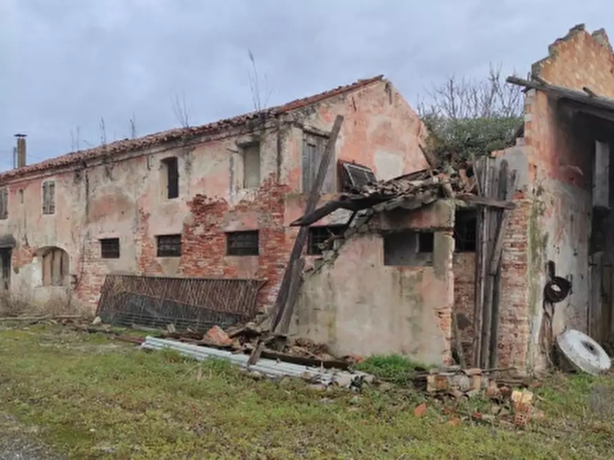 Immagine 4 di Terreno agricolo in vendita  in Via Vecchio Hangar a Venezia