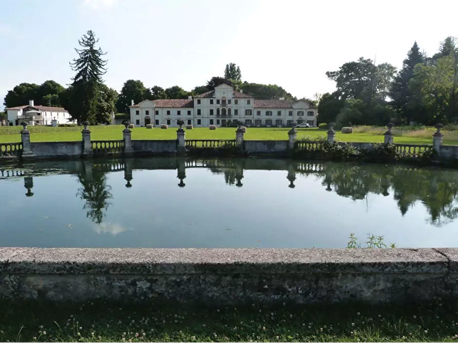 Immagine 1 di Villa in vendita  in Via Roma a Codognè