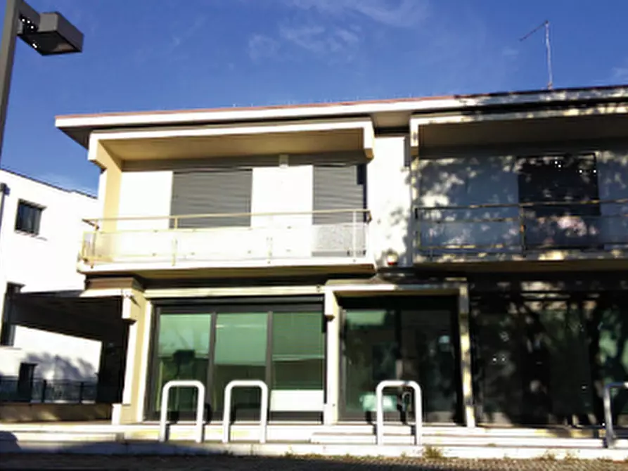 Immagine 2 di Negozio in vendita  in Viale Della Repubblica a Treviso