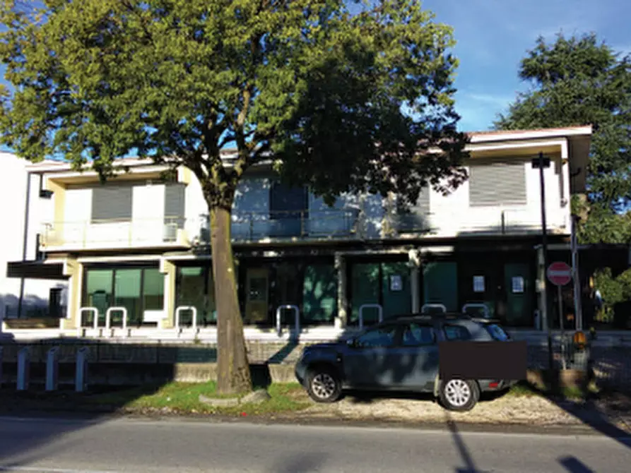 Immagine 3 di Negozio in vendita  in Viale Della Repubblica a Treviso