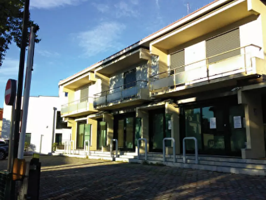 Immagine 7 di Negozio in vendita  in Viale Della Repubblica a Treviso