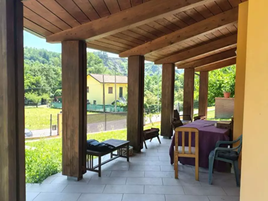 Immagine 1 di Villa in vendita  in Via Giuseppe di Vittorio a Borghi