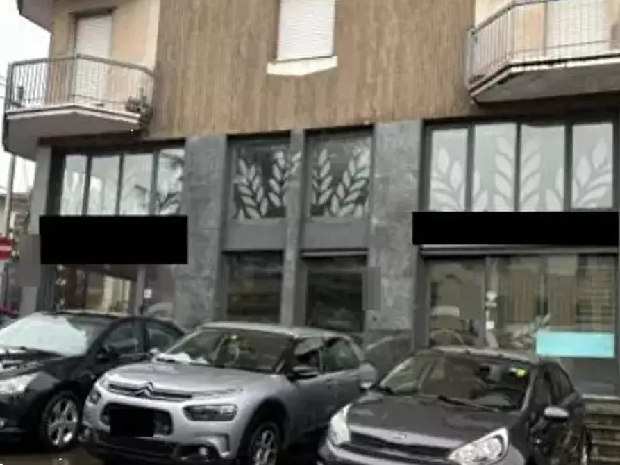 Immagine 1 di Negozio in vendita  in Via Parini a Olgiate Comasco