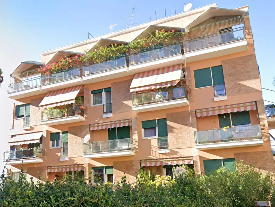 Immagine 13 di Appartamento in vendita  in Via Clemente IX a Roma