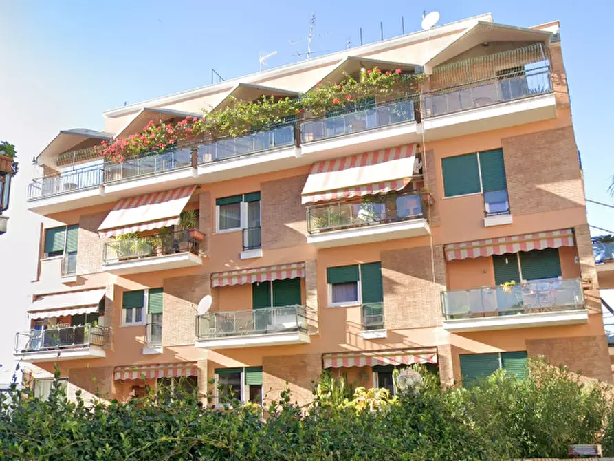 Immagine 15 di Appartamento in vendita  in Via Clemente IX a Roma