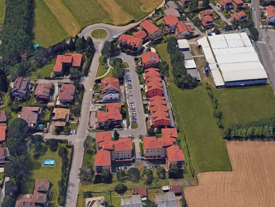 Immagine 17 di Appartamento in vendita  in Via S. Michele a Venegono Inferiore