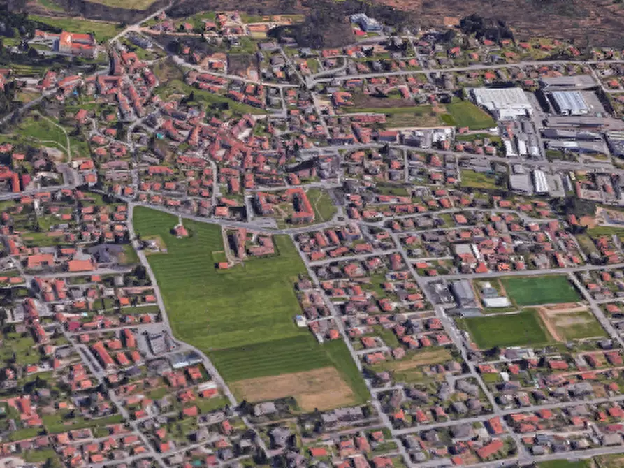 Immagine 12 di Appartamento in vendita  in Via Garibaldi a Venegono Superiore