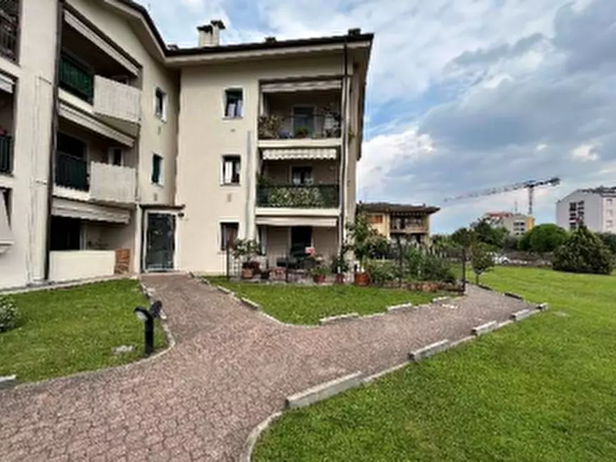 Immagine 1 di Appartamento in vendita  in Via Molinara a Bussolengo