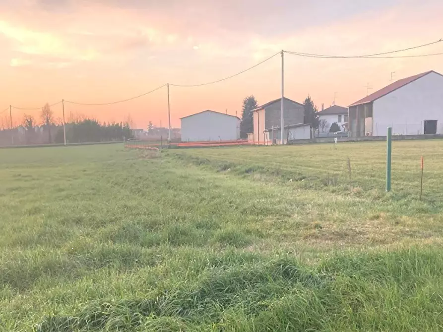 Immagine 1 di Terreno edificabile in vendita  in Via Campagnola a Trevenzuolo