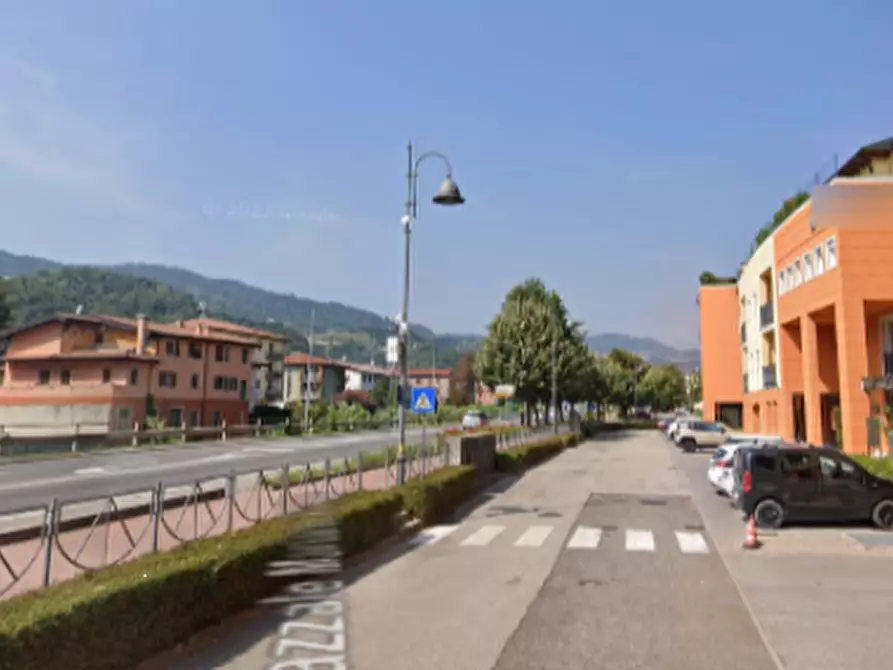 Immagine 10 di Ufficio in vendita  in Piazzale Mariano Rumor a Chiampo