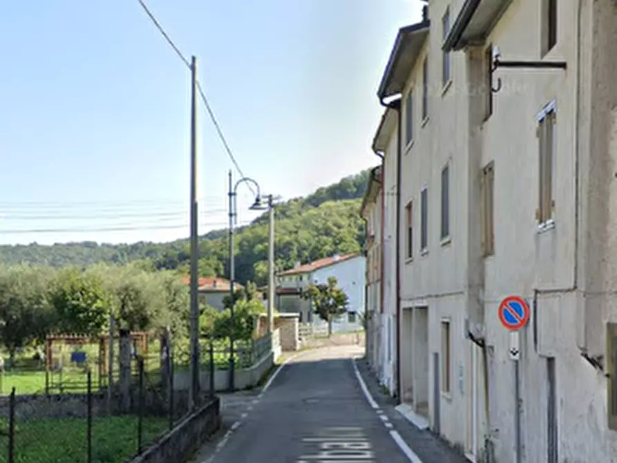 Immagine 5 di Porzione di casa in vendita  in Via G. Garibaldi a Chiuppano