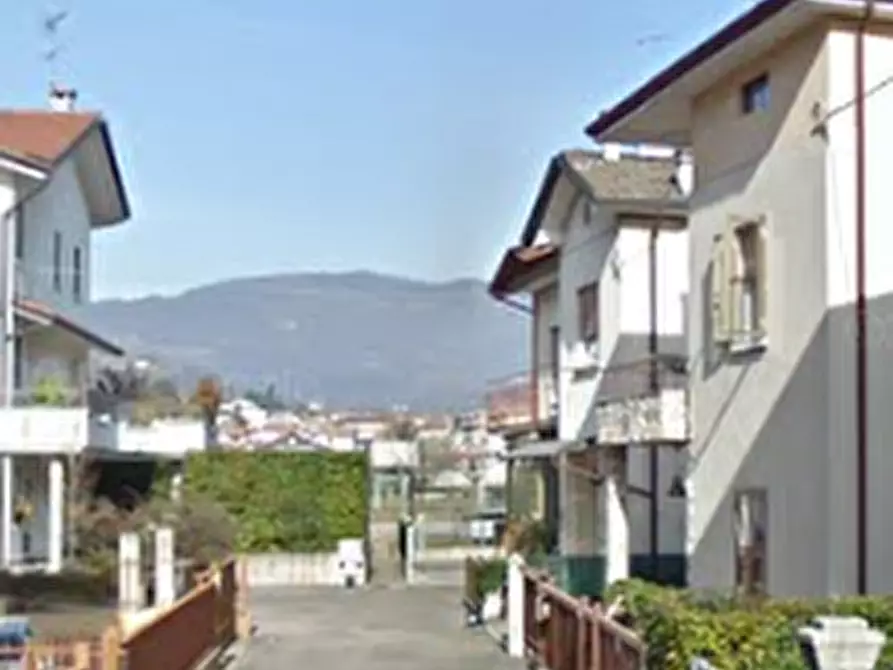 Immagine 3 di Appartamento in vendita  in Via A. Gramsci  a Valdagno