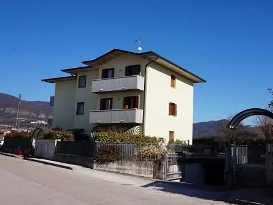 Immagine 1 di Appartamento in vendita  in Via XXV Aprile a Brogliano