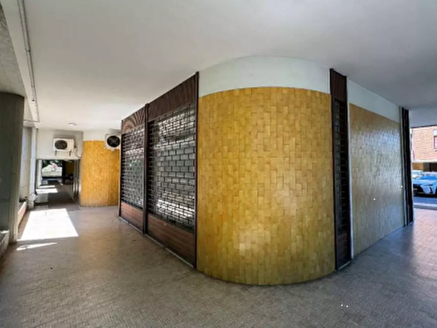 Immagine 8 di Negozio in vendita  in Via kennedy a San Lazzaro Di Savena