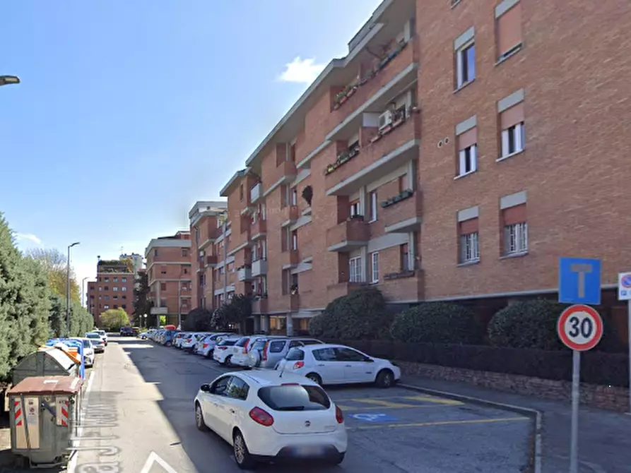 Immagine 10 di Negozio in vendita  in Via kennedy a San Lazzaro Di Savena