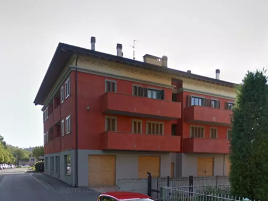 Immagine 2 di Stabile in vendita  in Via Sant'Anna a Ponte San Pietro