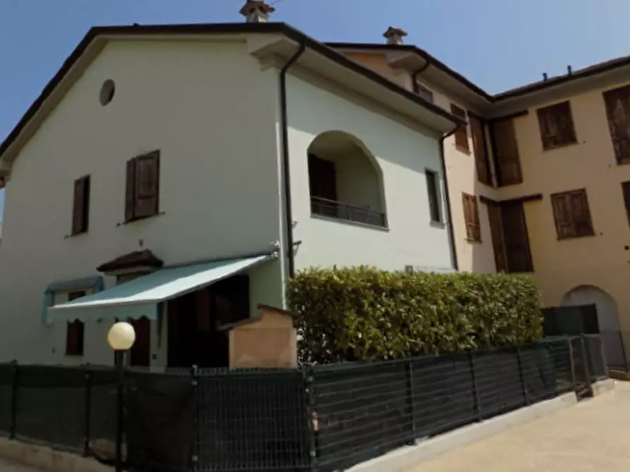Immagine 1 di Appartamento in vendita  in Via Giuseppe Parini a Bonate Sotto