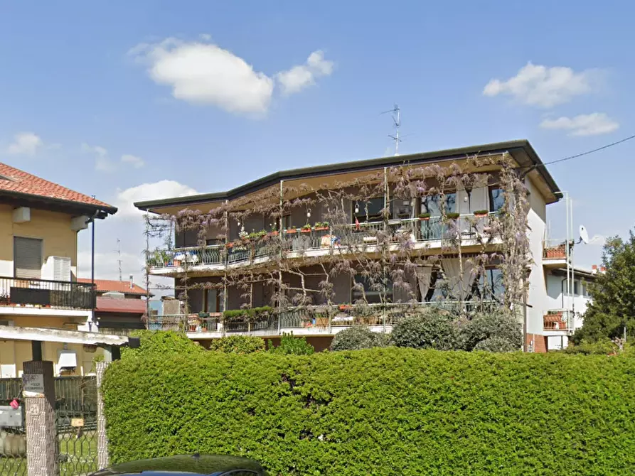 Immagine 6 di Appartamento in vendita  in Via Goffredo Mameli  a Romano Di Lombardia