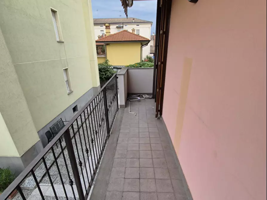 Immagine 3 di Appartamento in vendita  in Via Stadio a Romano Di Lombardia