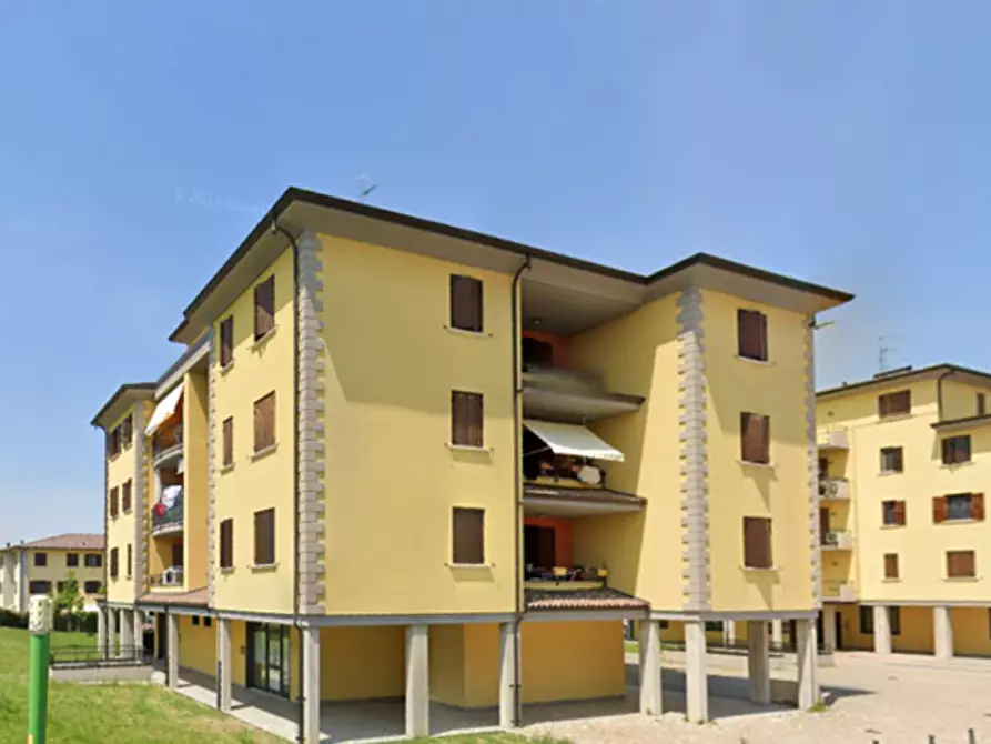 Immagine 9 di Negozio in vendita  in Piazzale Ventisette Gennaio a Casalgrande