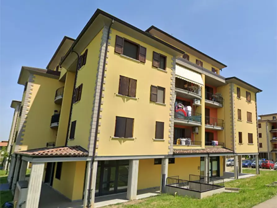 Immagine 15 di Negozio in vendita  in Piazzale Ventisette Gennaio a Casalgrande