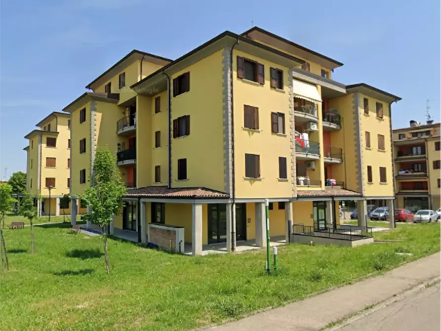 Immagine 4 di Negozio in vendita  in Piazzale Ventisette Gennaio a Casalgrande