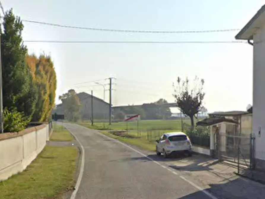 Immagine 9 di Casa indipendente in vendita  in Via Benvenuto Cellini a Castelnovo Di Sotto